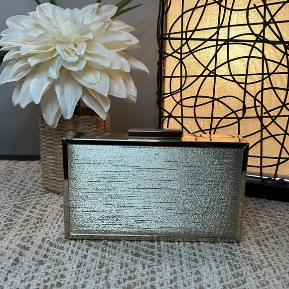 Gold Metal and Metallic Fabric Clutch - Picture 2 of 6